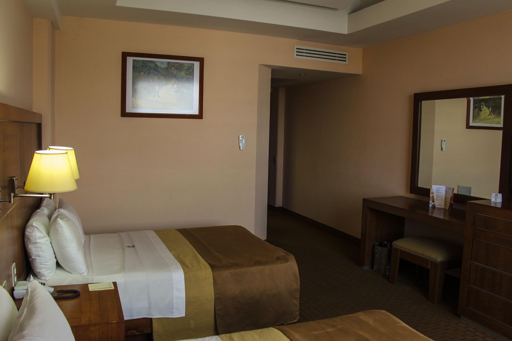 Hotel Soleil Business Class Celaya Exterior foto